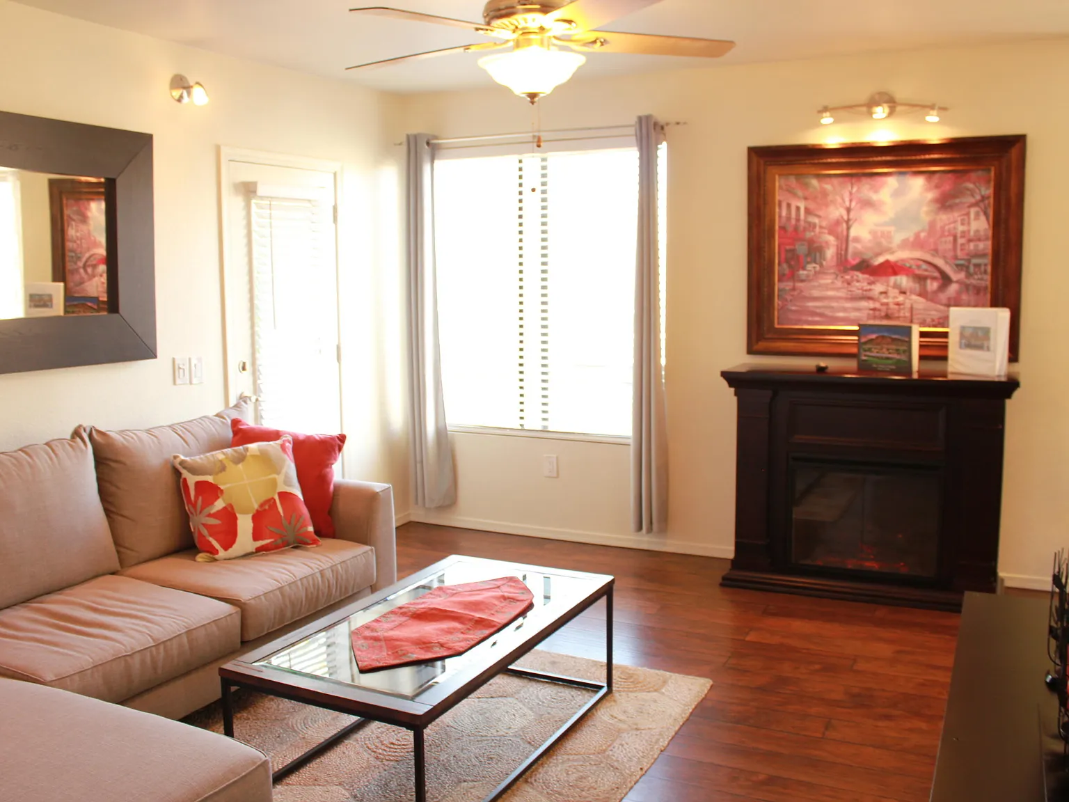2 bed, 1059 sqft, $2,100 — Photo 4