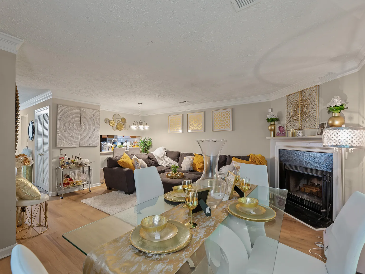 2 bed, 2.5 bath, 1175 sqft, $1,850 — Photo 2