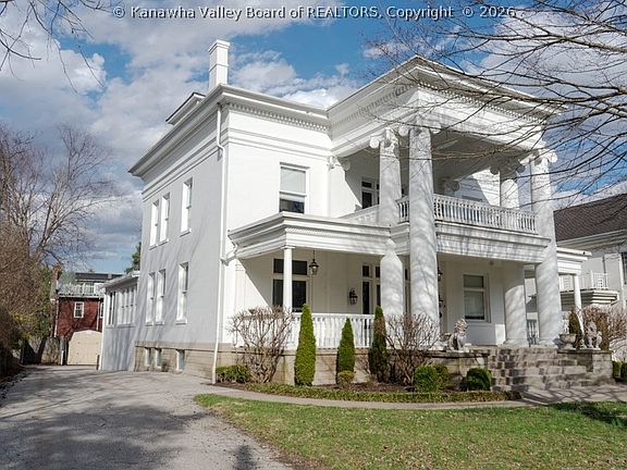 2nd image of 1510 Kanawha Blvd E
