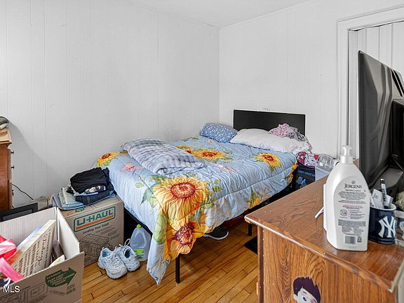 3rd image of 304 2nd Avenue