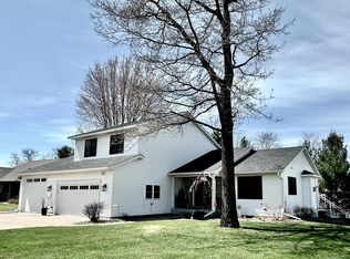 1932 Mark Ln, Eau Claire, WI 54703