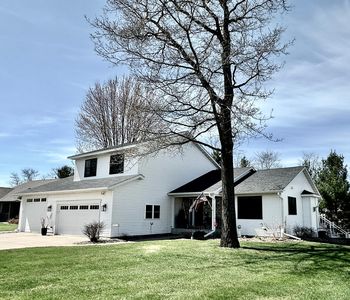 1932 Mark Ln, Eau Claire, WI, 54703