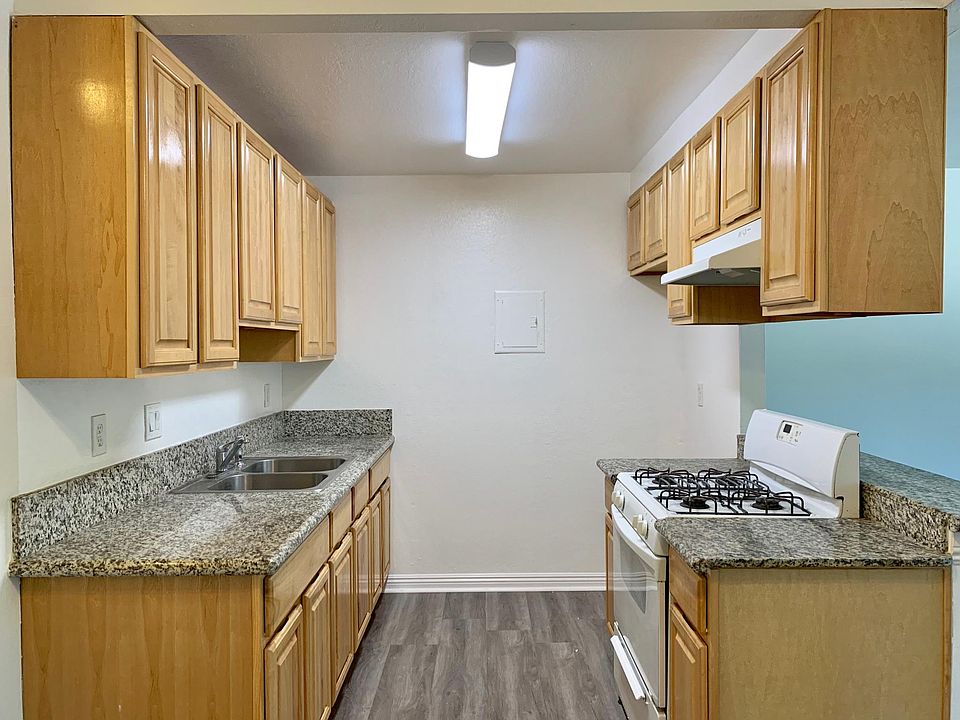 1st image of 1004 E Deodar St APT E