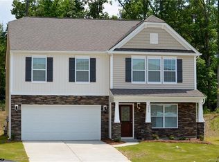7033 Thorncrown St, Charlotte, NC 28214