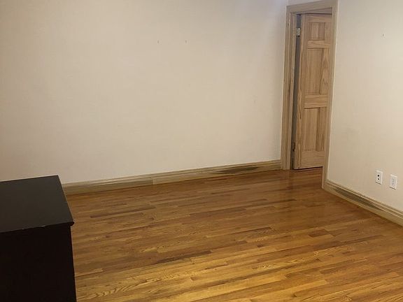 5th image of 4123 49th St APT 2R