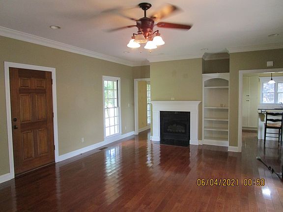 5th image of 2400 W Wellsgate Dr