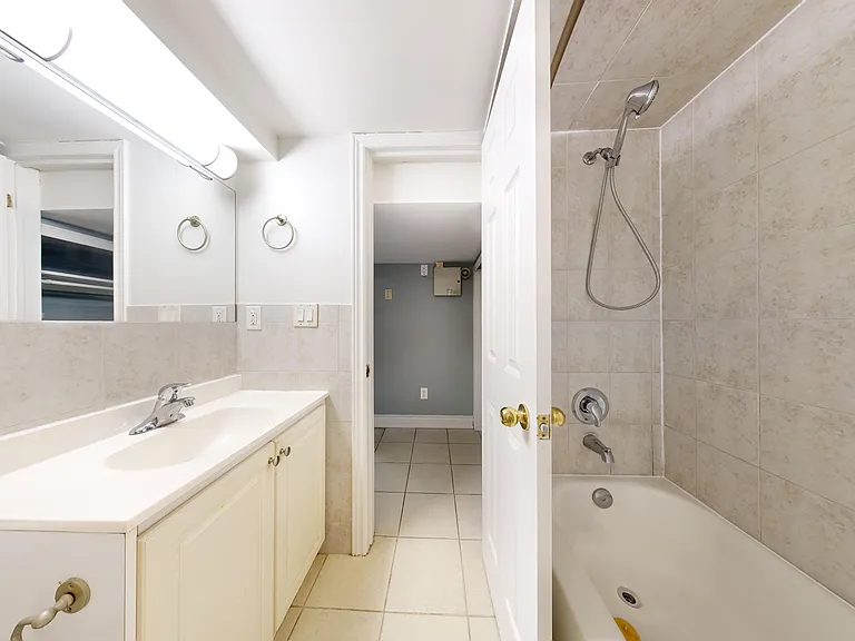 775 Ossington Ave — Photo 9
