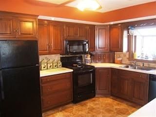 3rd image of 3069 Essex Pl