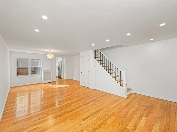 4622 Avenue M image 5 of 31