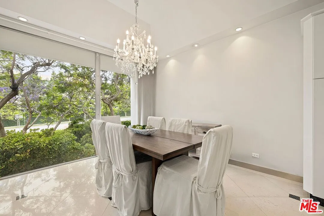 1 bed, 1.0 bath, 827 sqft, $6,200 — Photo 4