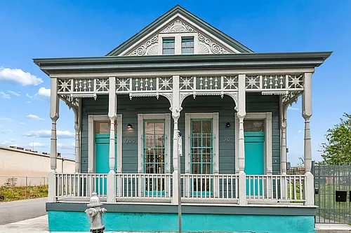 2050 Clio St Photo 1