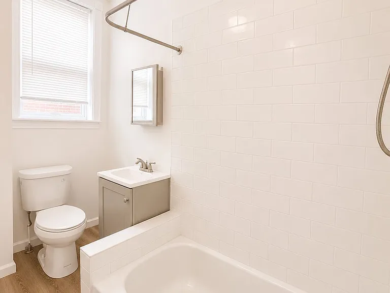 7020 Woodland Ave #B — Photo 8