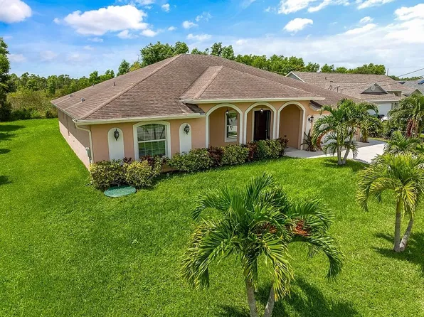2942 SE Bella Road, Port St Lucie, FL 34984
