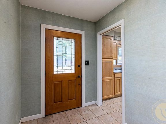 5th image of 2204 Lyman Ave