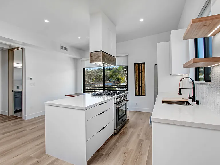 6410 Franrivers Ave — Photo 6