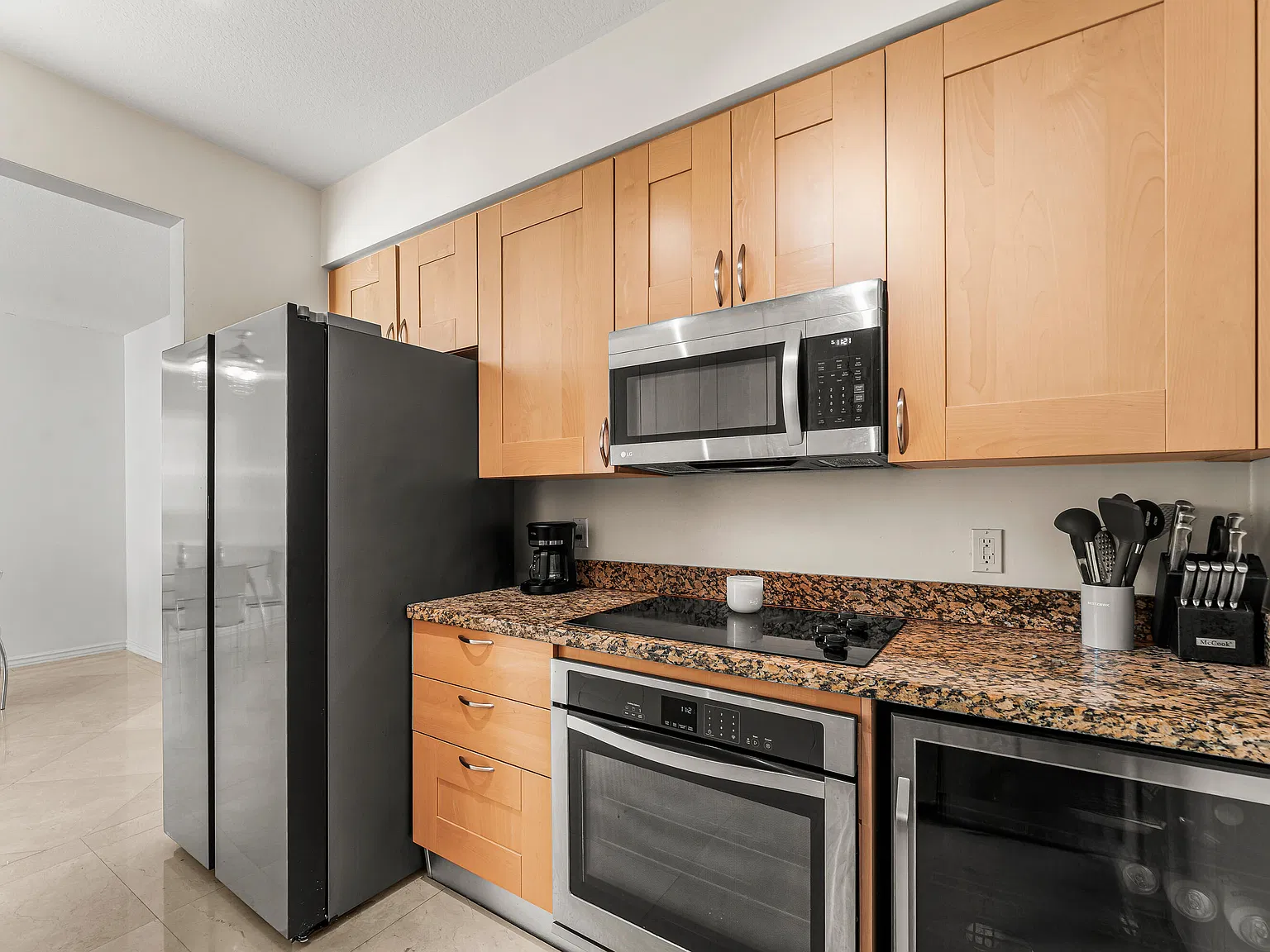 1 bed, 1.0 bath, 847 sqft, $3,650 — Photo 3