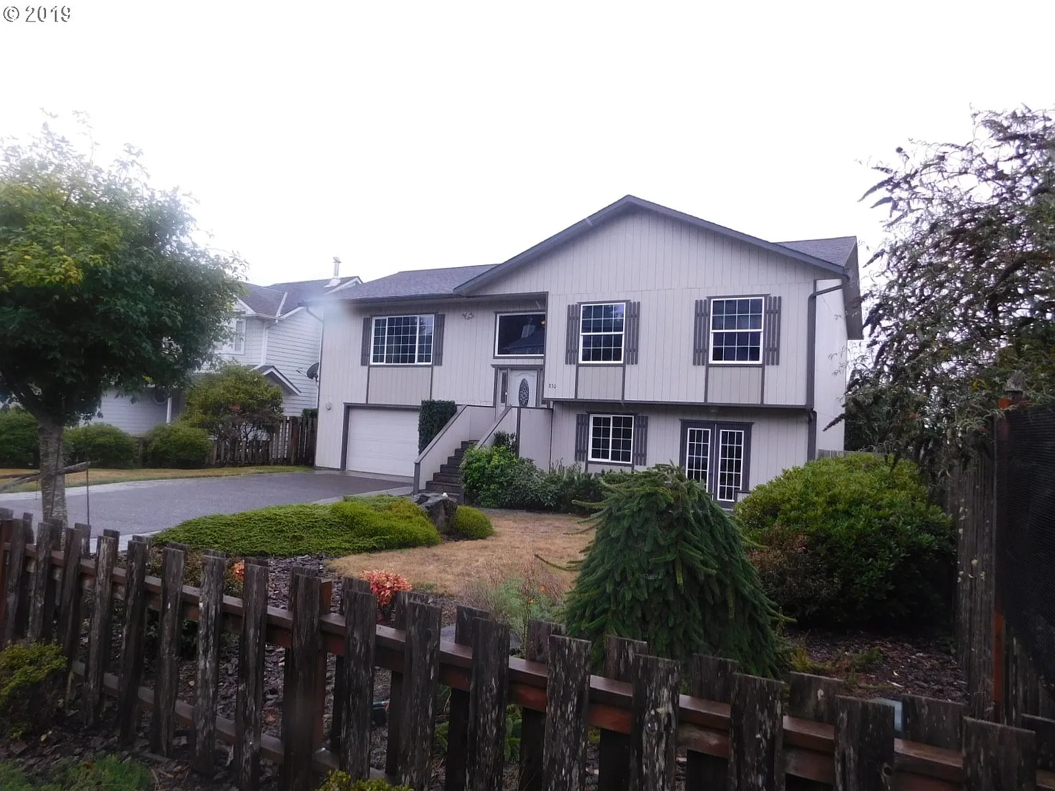 830 Prefontaine Dr photo 1