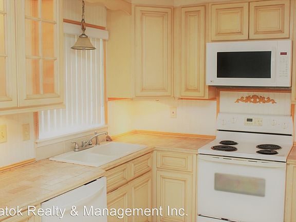 5th image of 1609 Spring Garden Ct