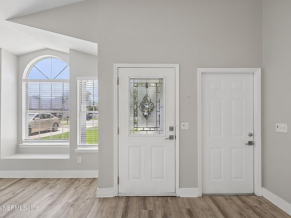 5th image of 204 Crosstern Ct