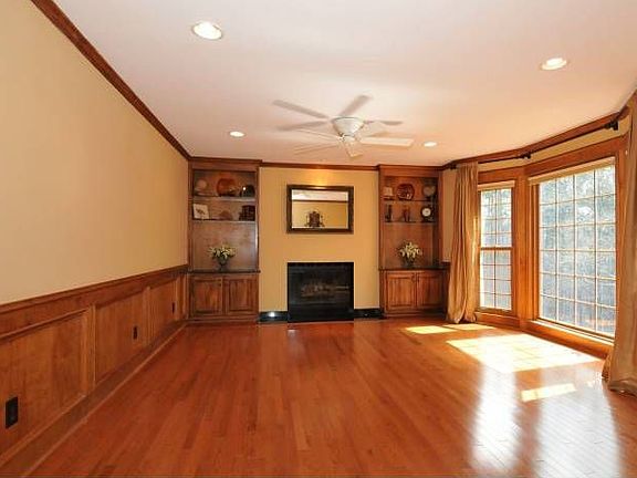 Great Room w/Fireplace