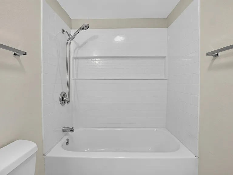 705 Thunderbird Ave — Photo 13