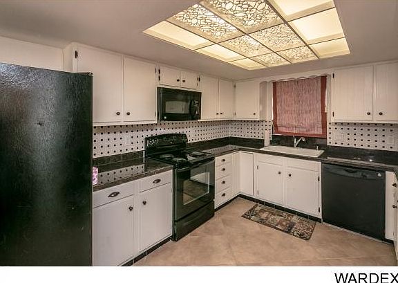 2nd image of 1095 Desert View Dr