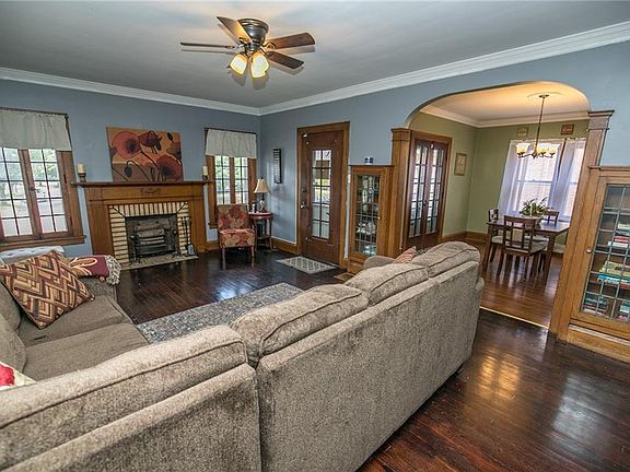2nd image of 15120 Rosemary Ave
