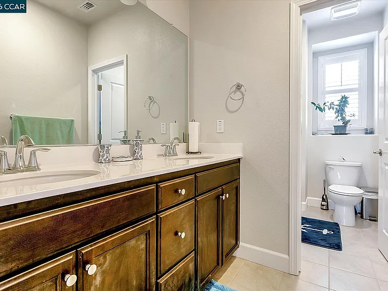 582 Mandevilla Dr — Photo 32