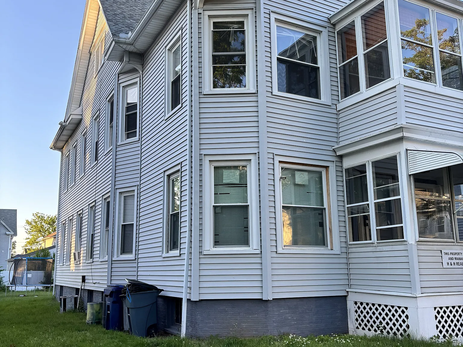 3 bed, 1100 sqft, $2,175 — Photo 1