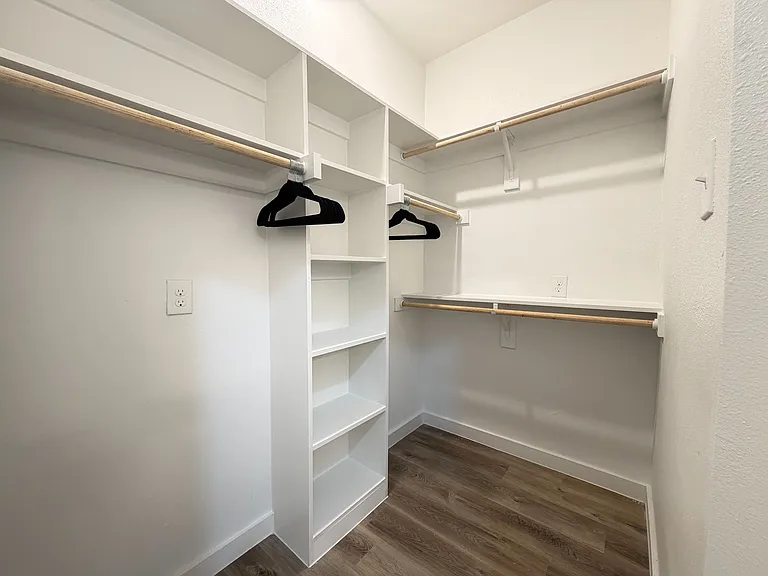 5727 Riverside Dr — Photo 32