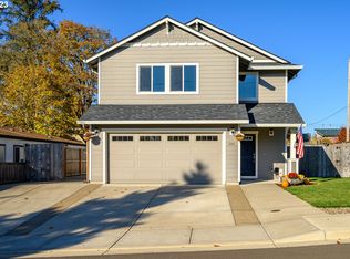 201 W Washington St, Carlton, OR