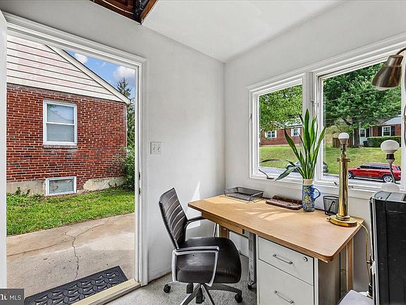 3rd image of 2709 Fenimore Rd