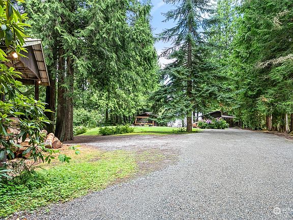 4th image of 3552 S Bay Drive