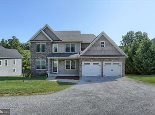 232 Sunset Cir, Red Lion, PA 17356