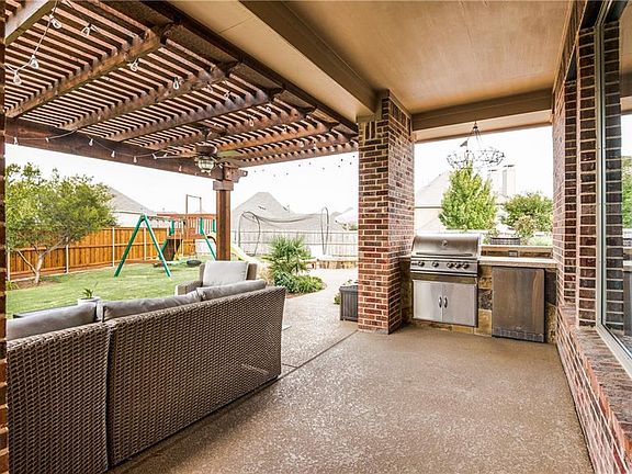 5th image of 601 Moss Cliff Cir