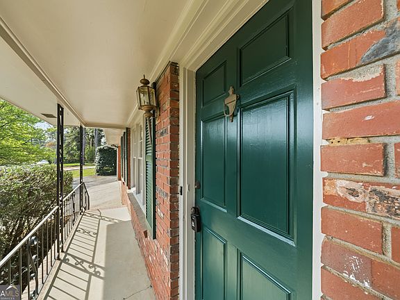 4th image of 689 Old Canton Rd