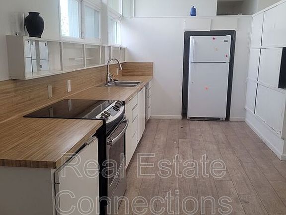 3rd image of 340 Ely Pl