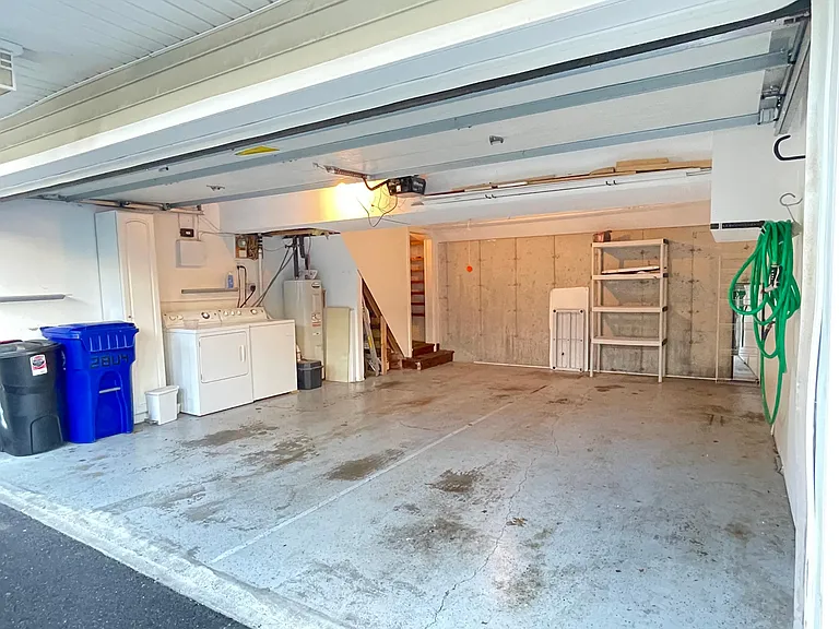 28 Woodbury Ave #4 — Photo 13