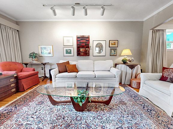 3rd image of 79 Burlingame Rd