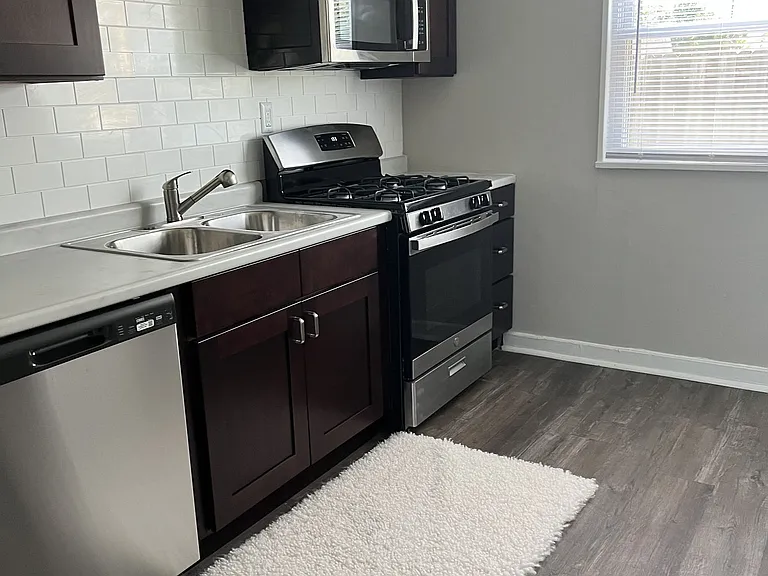 Columbus Crossing Townhomes — Photo 33