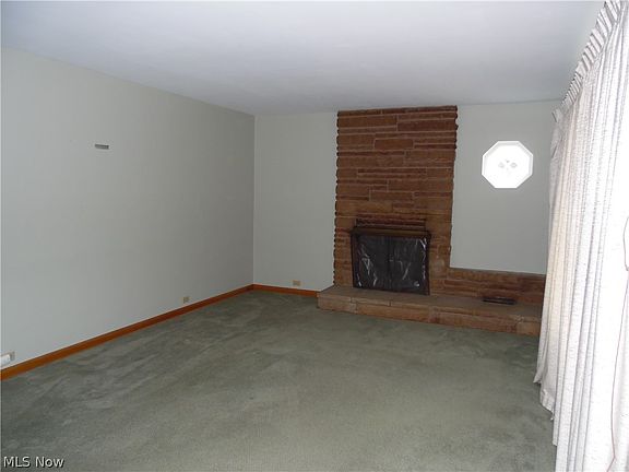 4th image of 118 Longacre St