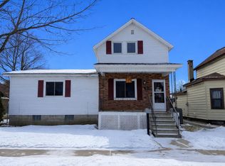 911 Carney Blvd, Marinette, WI 54143