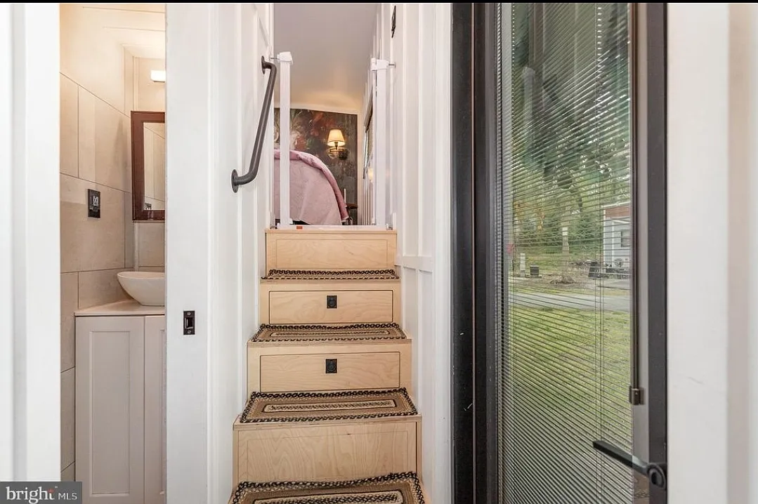 1 bed, 400 sqft, $2,225 — Photo 4