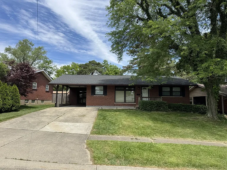716 Cranford Dr — Photo 2