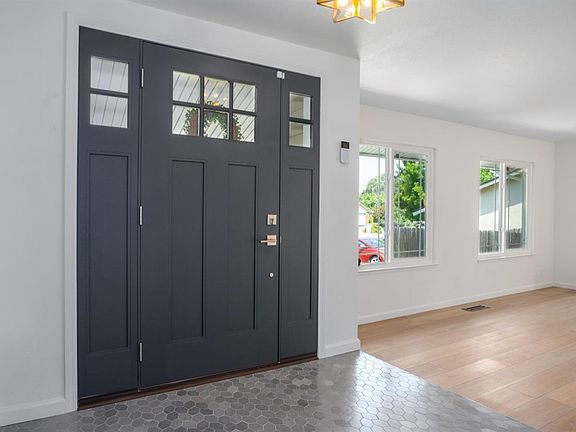 5th image of 307 Royal Oaks Drive