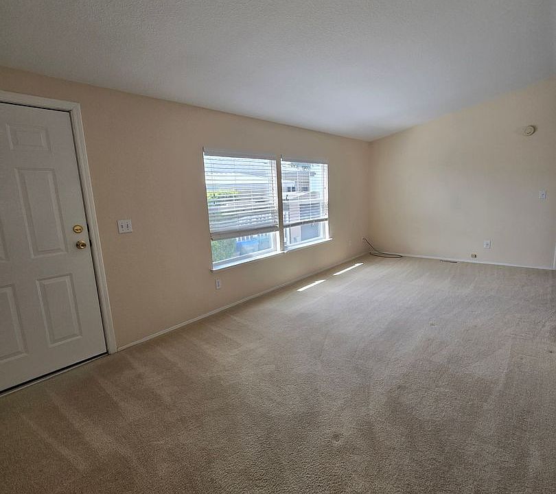 2nd image of 881 Pacific St #34