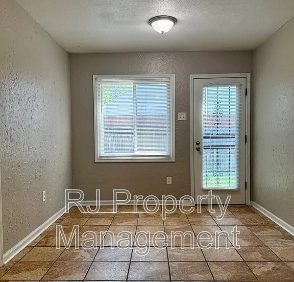 5368 Scottsdale Ave — Photo 15