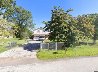 8 Ridgefield Ln, Newburgh, NY 12550