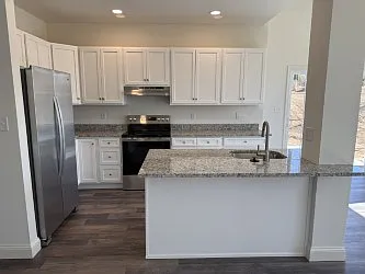 Flying Hills Apartments — Photo 43