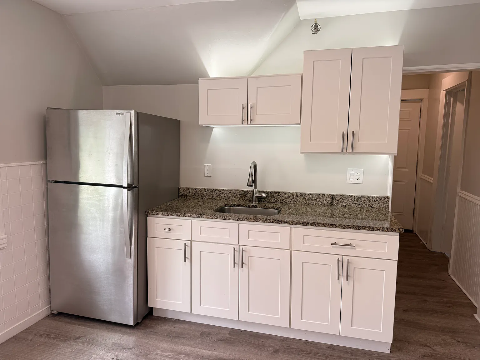 197 Clover St — Photo 2